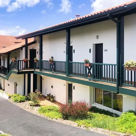 Lägenhet 37m With Balcony With Pool!