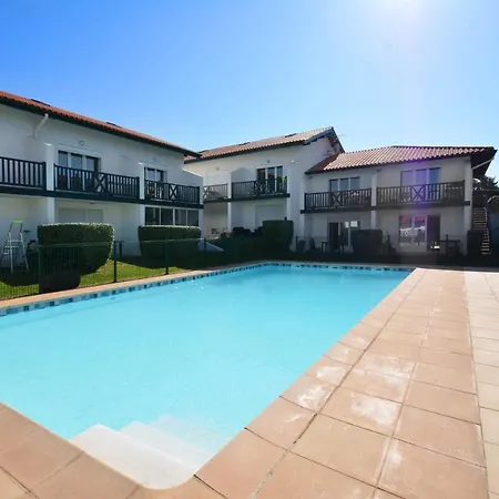 37m With Balcony With Pool! Lägenhet Bidart