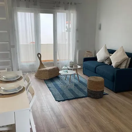 37m With Balcony With Pool! * Bidart