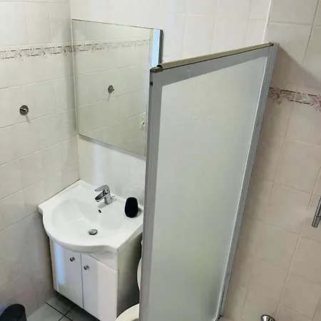 37m With Balcony With Pool!